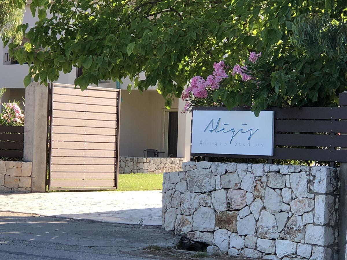 Aligis Aparthotel 3*